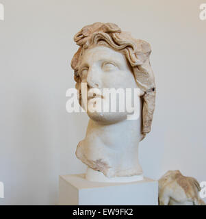 Statua di Apollo, dio greco del sole, al Museo Archeologico di Rodi, Grecia Foto Stock
