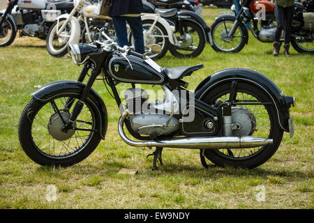 PAAREN IM GLIEN, Germania - 23 Maggio 2015: Moto DKW RT175S, 1955. Oldtimer mostrano in MAFZ. Foto Stock