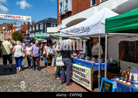 Lewes del contadino, mercato di Lewes, nel Sussex, Inghilterra Foto Stock