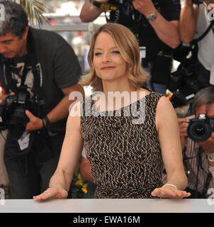 CANNES, Francia - 17 Maggio 2011: Jodie Foster al photocall per il suo film "Beaver" in concorso al sessantaquattresimo Festival de Cannes. Foto Stock