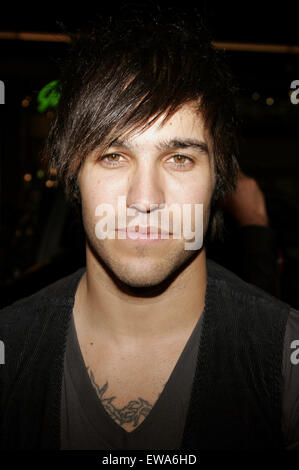 Pete Wentz assiste la premiere di 'Snakes su un piano" tenutasi presso il Grauman's Chinese Theatre di Hollywood. Foto Stock