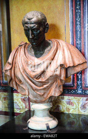 Busto di Giulio Cesare in bronzo. Foto Stock