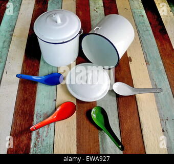 Enamelware still life Foto Stock