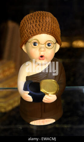 Mercato delle pulci Apliu Street è ben noto per geek shopping - Golden Shopping Arcade Cheung Sha Wan Road Sham Shui Po Kowloon Hong Kong Cina cinese Foto Stock