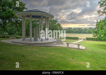 ABA Memorial Runnymede 'per commemorare la Magna Charta, simbolo di libertà ai sensi della legge' immagine giugno 2015 sull'ottocentesimo anniversario Foto Stock