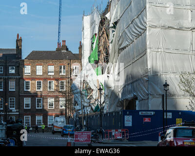 Edificio e ponteggi crollo presso la London School of Economics di Londra. Dotato di: Vista Dove: Londra, Regno Unito quando: 20 Apr 2015 Foto Stock