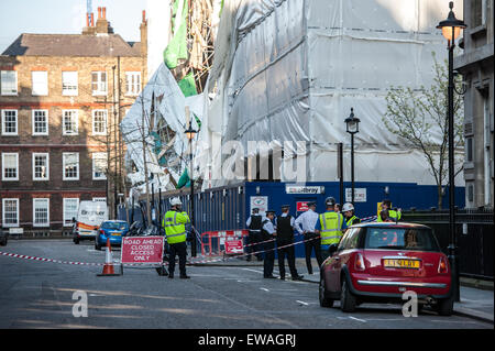 Edificio e ponteggi crollo presso la London School of Economics di Londra. Dotato di: Vista Dove: Londra, Regno Unito quando: 20 Apr 2015 Foto Stock