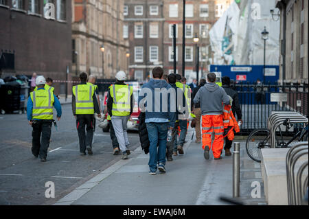 Edificio e ponteggi crollo presso la London School of Economics di Londra. Dotato di: Vista Dove: Londra, Regno Unito quando: 20 Apr 2015 Foto Stock