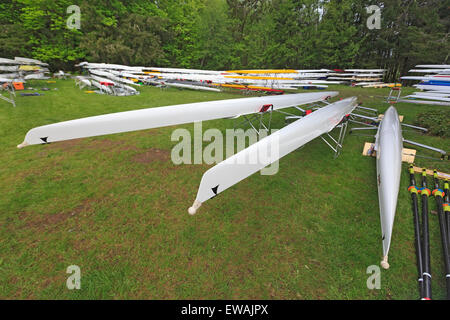 Barca area di storage presso il Lago di Shawnigan Scuola regata di canottaggio, Lago di Shawnigan, Isola di Vancouver, British Columbia Foto Stock