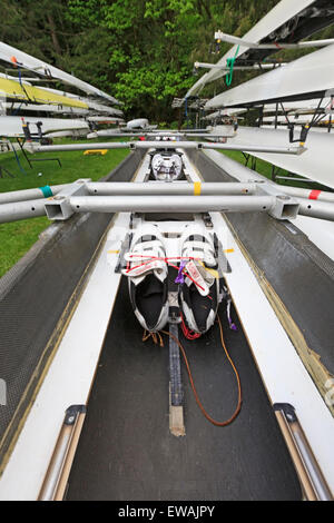 Barca area di storage presso il Lago di Shawnigan Scuola regata di canottaggio, Lago di Shawnigan, Isola di Vancouver, British Columbia Foto Stock