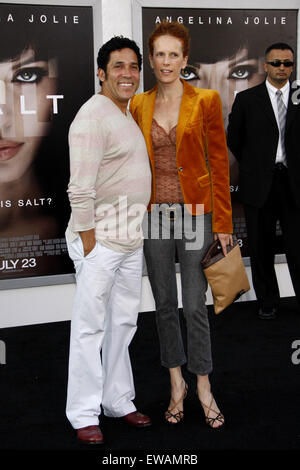 Oscar Nunez presso il Los Angeles premiere di 'Salt" tenutasi presso il Grauman's Chinese Theater di Hollywood di luglio 19, 2010. Foto Stock