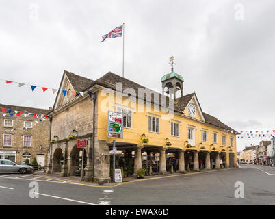 Il famoso xvii secolo pillared Casa Mercato a Tetbury, una piccola città nel distretto di Cotswold del Gloucestershire, Regno Unito Foto Stock