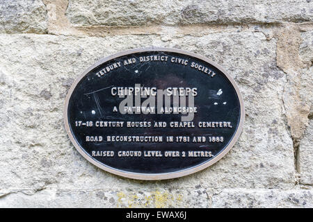 Nome sign a Chipping passi, un percorso da 17-18secolo case, Tetbury, una piccola città nel Cotswolds, Gloucestershire, Regno Unito Foto Stock