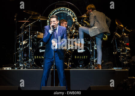 Barcellona, in Catalogna, Spagna. Il 21 giugno, 2015. SPANDAU BALLET si esibisce dal vivo sul palco del 'Pedralbes Music Festival' a Barcellona con i loro 'Soul ragazzi di tutto il mondo occidentale vivono' tour © Matthias Oesterle/ZUMA filo/ZUMAPRESS.com/Alamy Live News Foto Stock