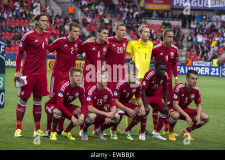 U-21U-21 Danimarca gruppo team line-up (DEN), 20 giugno 2015 - Calcio : Danimarca team group (L-R) Jannik Vestergaard, Alexander Scholz, Andreas Christensen, Nicolai Brock-Madsen, Jakob Busk, Yussuf Poulsen, anteriore; Nicolaj Thomsen, Jens Jonsson, Lasse Vigen Christensen, Pione Sisto, Jonas Knudsen pongono prima che la UEFA sotto-21 al Campionato Europeo di Repubblica Ceca 2015 Gruppo un match tra Germania 3-0 Danimarca presso Eden Arena di Praga, Repubblica Ceca. (Foto di Maurizio Borsari/AFLO) Foto Stock