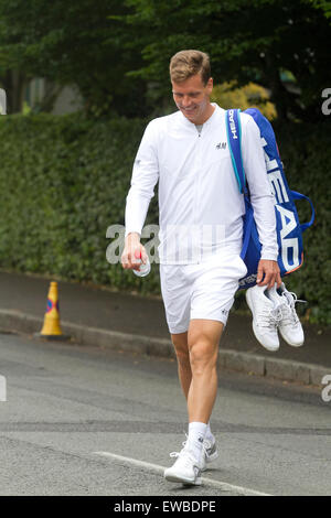 Il torneo di Wimbledon, Londra, Regno Unito. Il 22 giugno, 2015. Tomas BERDYCH dalla Repubblica ceca si è classificato sesto in ATP arriva al AELTC per la pratica del credito: amer ghazzal/Alamy Live News Foto Stock