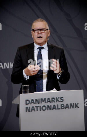 Copenhagen, Danimarca. Il 22 giugno, 2015. Lars Rohde Presidente e governatore di national presenta secondo trimestre relazione finanziaria oggi con la conferenza stampa congiunta Hugo Frey Jensen e per Callesen presso la banca nazionale di Danimarca ufficio. Credito: Francesco Dean/Alamy Live News Foto Stock