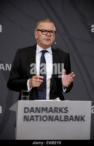 Copenhagen, Danimarca. Il 22 giugno, 2015. Lars Rohde Presidente e governatore di national presenta secondo trimestre relazione finanziaria oggi con la conferenza stampa congiunta Hugo Frey Jensen e per Callesen presso la banca nazionale di Danimarca ufficio. Credito: Francesco Dean/Alamy Live News Foto Stock