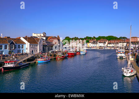 Barche nel porto di Weymouth Dorset Foto Stock