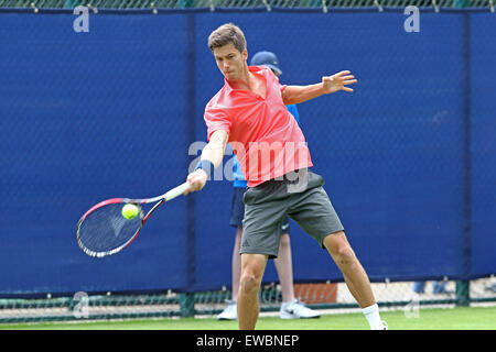 Nottingham, Regno Unito. Il 22 giugno, 2015. Aegon Nottingham Open Tennis Tournament. Diretti dal British numero 2 le sementi Aljaz Bedene Credito: Azione Sport Plus/Alamy Live News Foto Stock