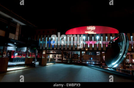 Nottingham Playhouse di notte, Nottinghamshire England Regno Unito Foto Stock