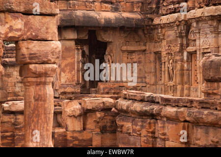 Tempelgebäude aus der Chalukya-Dynastie, UNESCO-Welterbe a Pattadakal, Karnataka, Indien, Asien | Chalukya tempio stile compl Foto Stock