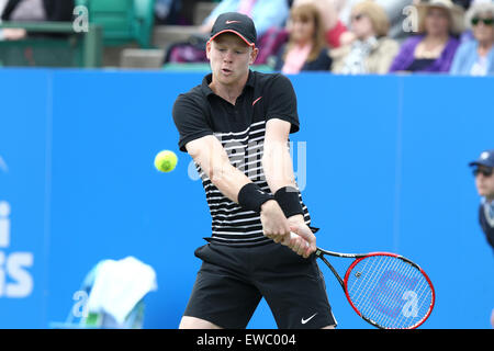 Nottingham, Regno Unito. Il 22 giugno, 2015. Aegon Nottingham Open Tennis Tournament. Scritto da Kyle Edmund (Gran Bretagna) Credito: Azione Sport Plus/Alamy Live News Foto Stock