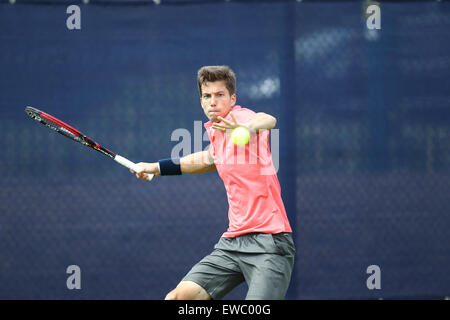 Nottingham, Regno Unito. Il 22 giugno, 2015. Aegon Nottingham Open Tennis Tournament. Diretti da Aljaz Bedene (Gran Bretagna) Credito: Azione Sport Plus/Alamy Live News Foto Stock