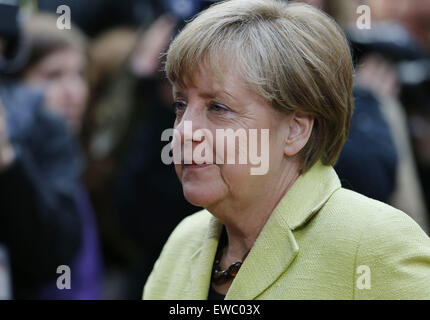 Bruxelles, Belgio. Il 22 giugno, 2015. Il cancelliere tedesco Angela Merkel arriva per un'emergenza Eurozona Vertice sulla Grecia in occasione del Consiglio europeo di Bruxelles, la capitale del Belgio, 22 giugno 2015. Credito: Voi Pingfan/Xinhua/Alamy Live News Foto Stock