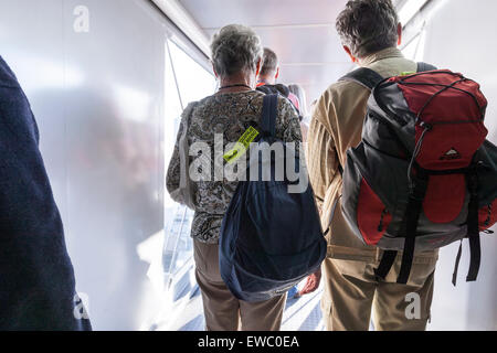 Imbarco passeggeri in Adolfo Suárez Madrid-barajas Airport Terminal T4, Foto Stock