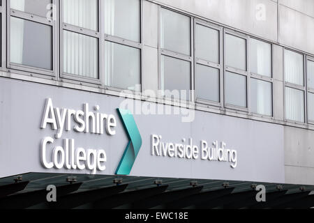 Segno e la facciata di Ayrshire College, Riverside building Foto Stock