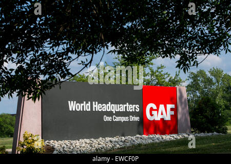 Un logo segno al di fuori della sede della GAF Materials Corporation a Parsippany, New Jersey. Foto Stock