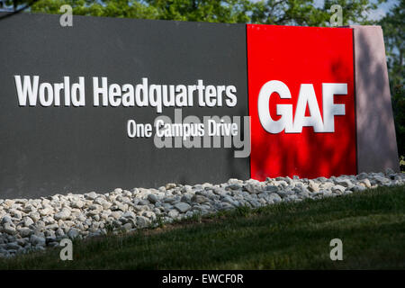 Un logo segno al di fuori della sede della GAF Materials Corporation a Parsippany, New Jersey. Foto Stock