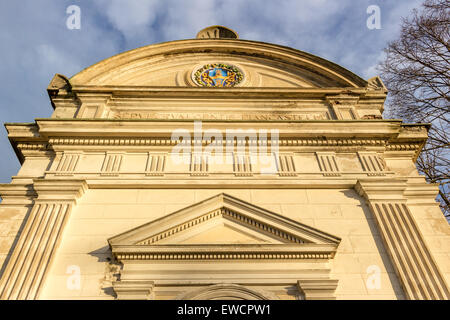 Facciata del XVII secolo la chiesa, l'oratorio di 'Santissima Annunziata" (Sepulcrum Gentis Piancastelli) in Fusignano, Italia Foto Stock