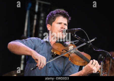 Folk cantante e cantautore Seth Lakeman eseguendo in dietro il castello music festival, 2014 Foto Stock