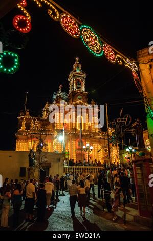 Festa religiosa nel villaggio di Fontana Gozo Malta Foto Stock