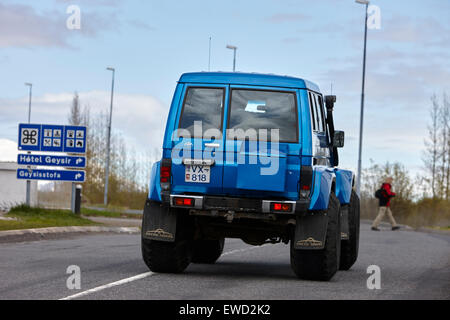 Modificato grande Toyota veicolo 4wd modificato per l'utilizzo fuoristrada in Geysir Islanda Foto Stock