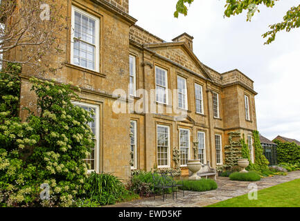 I giardini di Bourton House Bourton sulla collina Glousestershire England Regno Unito Foto Stock