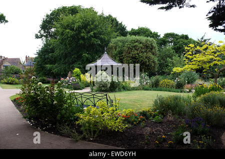 Regency giardini nel parco del castello di whitstable nella città di whitstable in Kent orientale a sud est del Regno Unito giugno 2015 Foto Stock