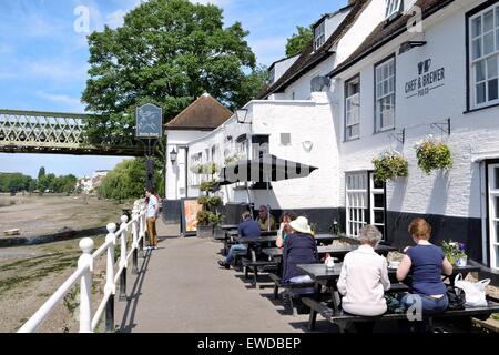 Tori Head pub a trefolo sul verde del Chiswick West London Foto Stock