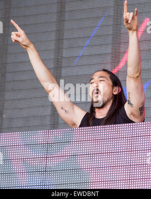 Dover, Deleware, STATI UNITI D'AMERICA. Il 21 giugno, 2015. Intrattenitore STEVE AOKI si esibisce dal vivo sul palco della lucciola Festival di Musica di Dover, in Delaware © Daniel DeSlover/ZUMA filo/Alamy Live News Foto Stock