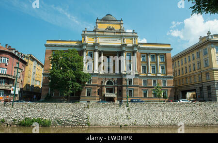 Università di Sarajevo edificio Foto Stock