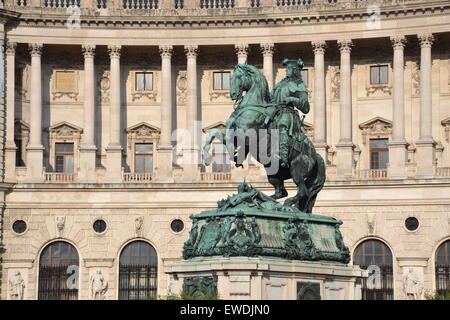 Statua del Principe Eugenio nella parte anteriore del Palazzo di Hofburg a Vienna, in Austria Foto Stock