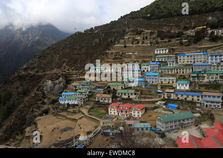 Immagine di Namche Bazar villaggio sul campo base Everest trek, Solukhumbu quartiere, regione di Khumbu, Nepal orientale, Asia. Foto Stock