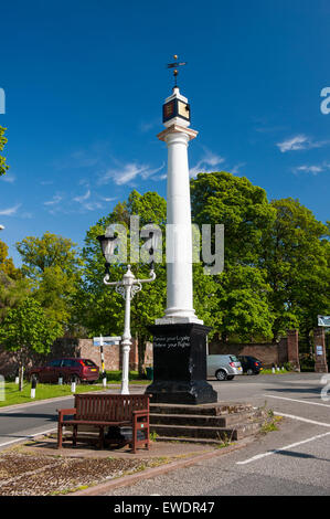 Xvii secolo alta croce in corrispondenza della estremità superiore della Boroughgate a Appleby in Westmorland, Cumbria, Regno Unito Foto Stock