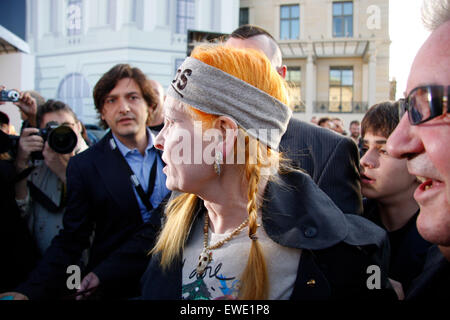 Luglio 19, 2008 - BERLINO: Vivienne Westwood al fashion fair " Settimana della moda di Berlino', Bebelplatz, Berlino. Foto Stock