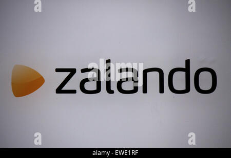 Ottobre 2010 - BERLINO: brand name: Zalando, la sede centrale della società a Berlino Prenzlauer Berg. Foto Stock