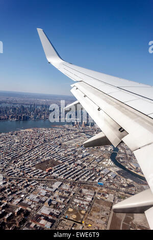 New York City,NY NYC,Manhattan,Brooklyn,vista aerea dall'alto,American Airlines,aereo aereo aereo aereo aereo aereo aereo aereo aereo aereo aereo commerciale, aereo, Foto Stock