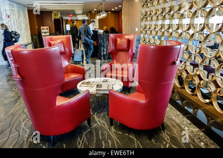 New York City,NY NYC,Queens,Aeroporto LaGuardia,LGA,interno,terminal,gate,American Airlines,Admirals Club,lounge,posti a sedere,NY150325007 Foto Stock