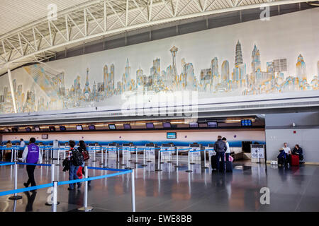 New York City, NY NYC, Queens, John F. Kennedy International Airport, JFK, interior Inside, terminal, gate, murale, arte, opere d'arte, NY150325107 Foto Stock